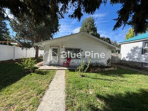 Building Photo - 730 10th St