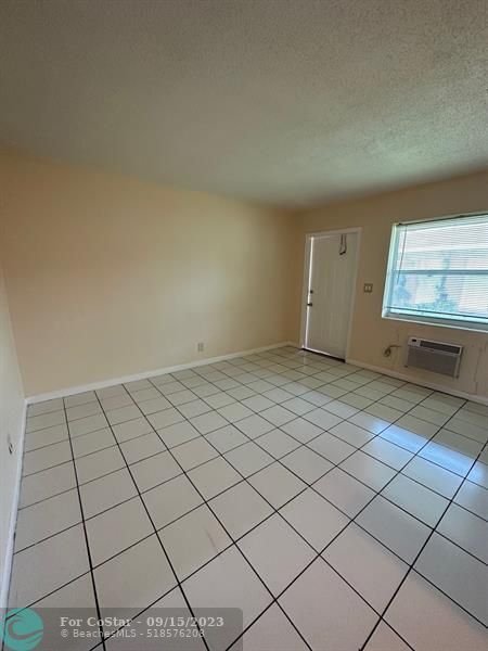 Foto del edificio - 1038 NW 3rd Ave