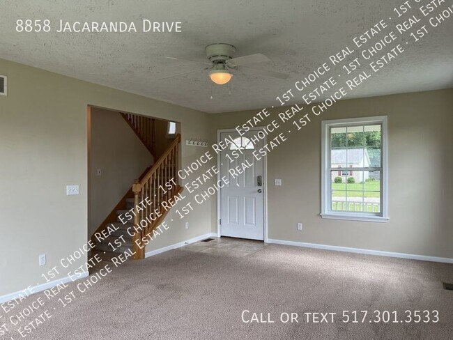 Foto del edificio - 8858 Jacaranda Dr
