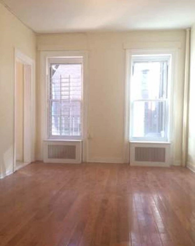 Primary Photo - 858 8th Ave