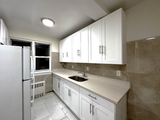 Foto del edificio - 78-21 32nd Ave
