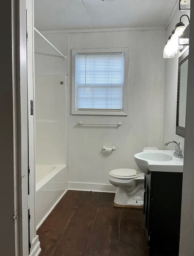 Foto del edificio - 2 Bed 1 Bath House