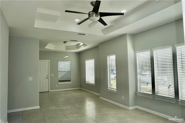 Building Photo - 2703 Larkspur Ave