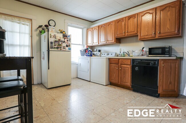 Building Photo - 488 Washington St