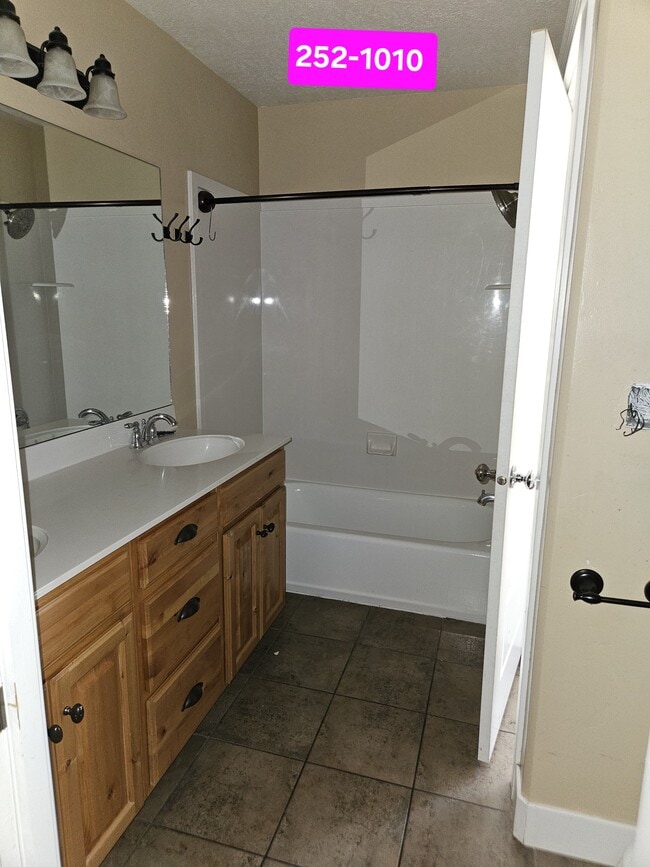 Building Photo - 252 W 1010 S