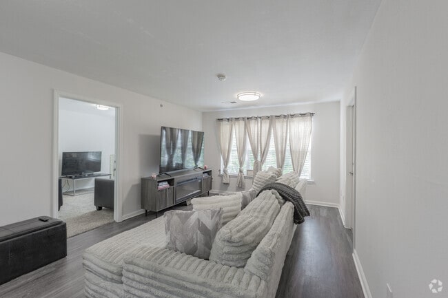 3BR, 3BA - 1,200SF - Living Room - The Grand at Buffalo Run