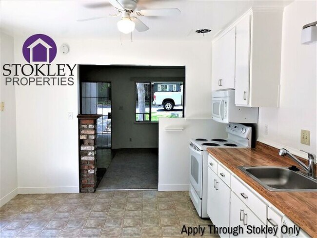 Building Photo - Stokley Properties Presents 11 Sunset Driv...
