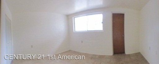 Building Photo - 1454 E Iowa Dr