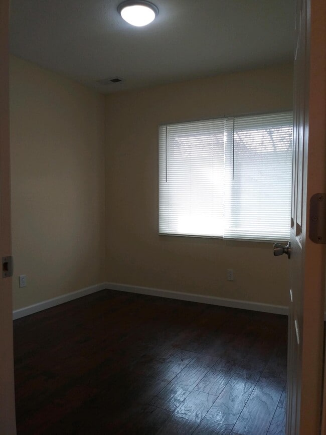 Building Photo - 2723 Silent Wood Trl