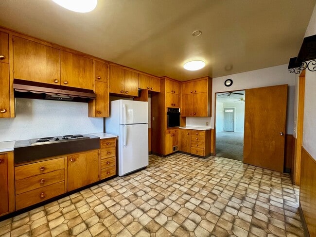 Building Photo - Non-Refundable & Security Deposit Total: $...