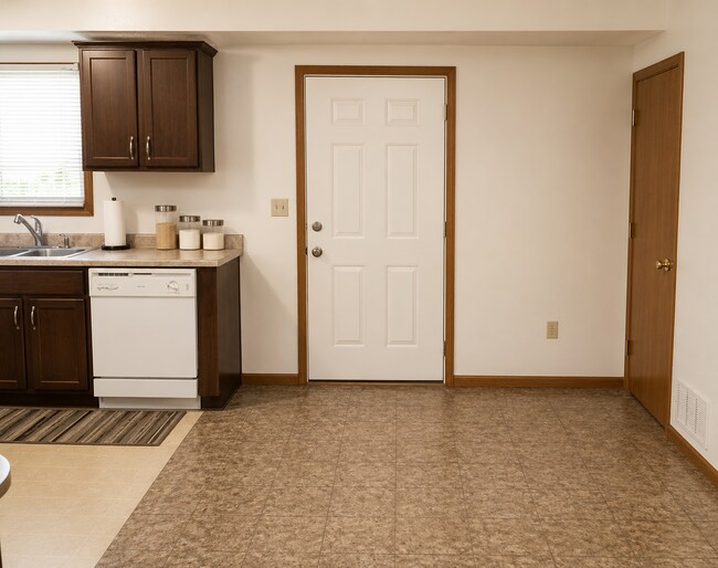Puerta trasera/comedor - 3104 Ross Ct