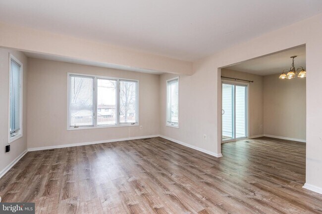 Building Photo - 140 Tartan Terrace