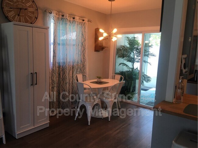 Building Photo - 4290 Porpoise Dr SE