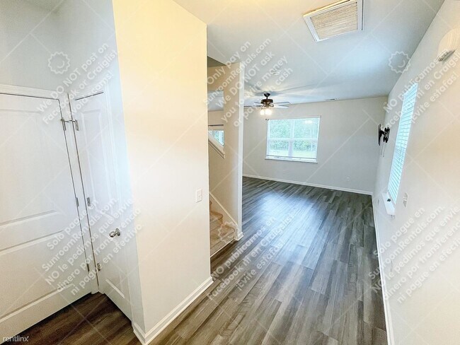Building Photo - 4 br, 2.5 bath House - 9725 Flooded Field Dr