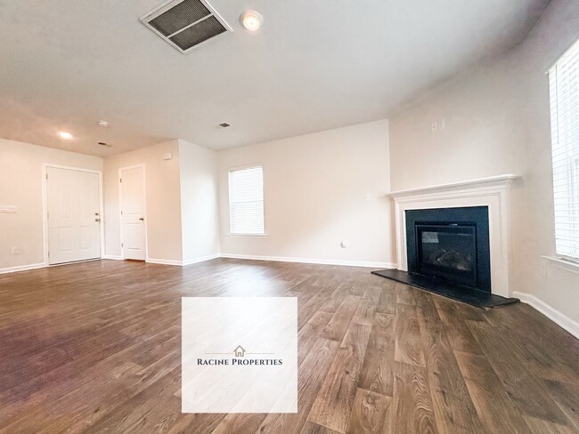 Building Photo - Stylish 4-bedroom Home in Greer, SC