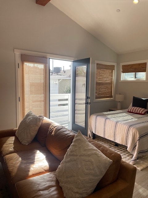 Building Photo - 769 36th St