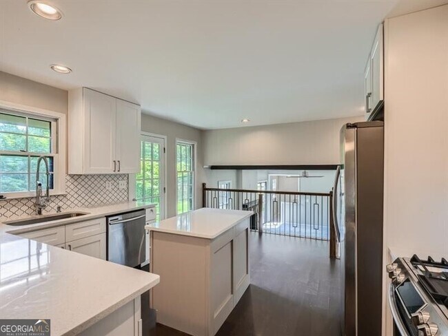 Building Photo - 160 Indian Hills Ct