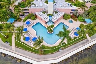 Building Photo - 3370 Hidden Bay Dr