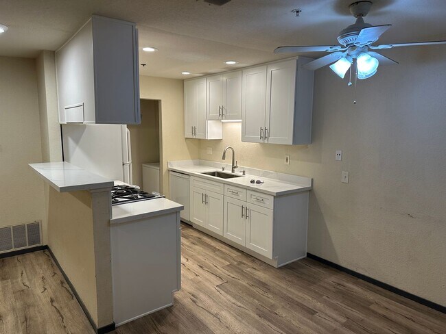 Foto del edificio - 3 bedroom 2 bath Windsong Condo ~ Includes...