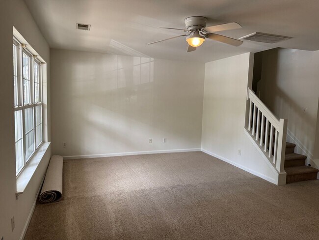 Building Photo - Townhouse in Townes at Buckwalter
