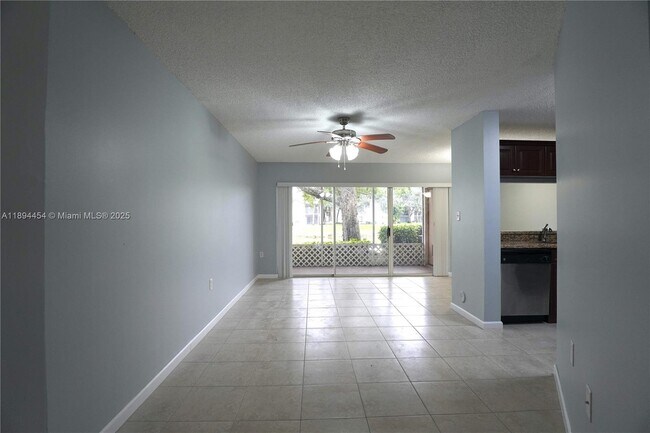 Building Photo - 7106 Glenmoor Dr