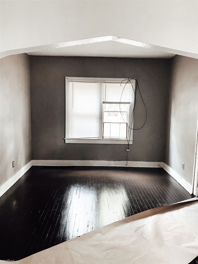 Building Photo - 2 br, 1 bath Duplex - 702 Avon St