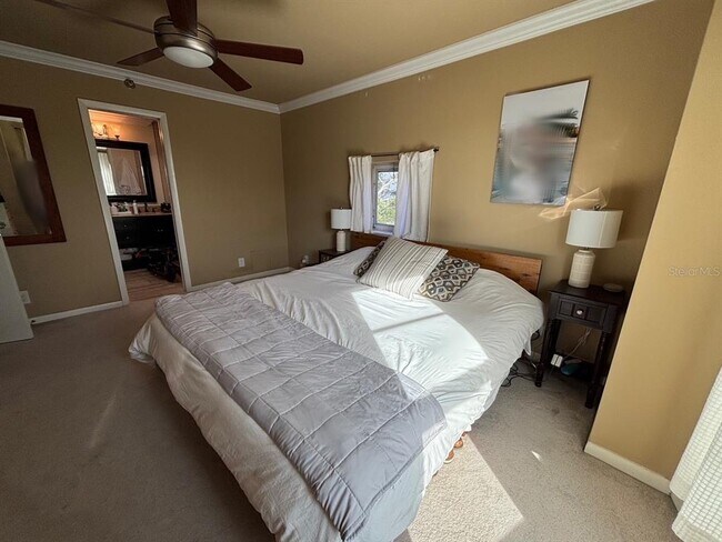 Foto del edificio - 4950 Bayshore Blvd