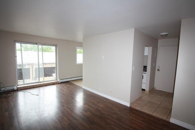 Building Photo - 121 Alice St