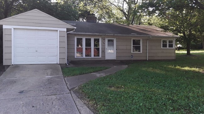 Building Photo - 3Bedroom, 1 Bath house AVAILABLE NOW. $170...