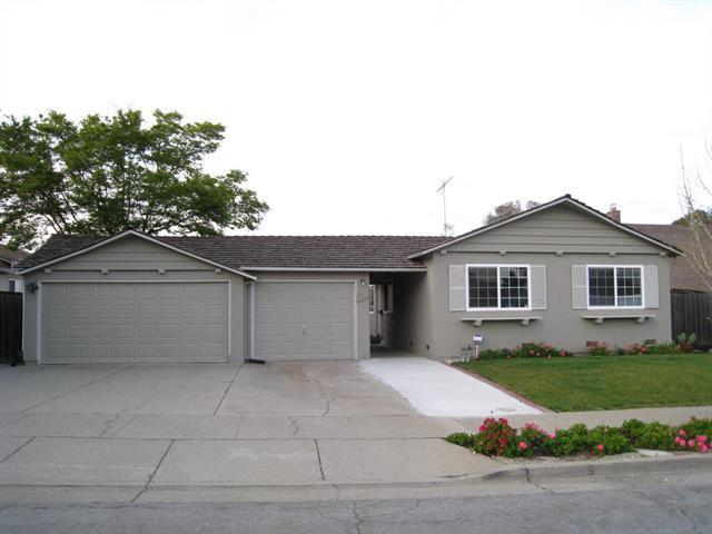 Building Photo - 22441 Walnut Cir S