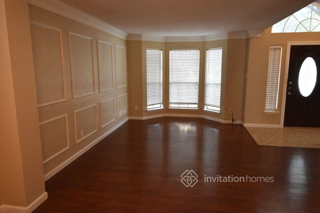 Building Photo - 7417 Euclid Dr