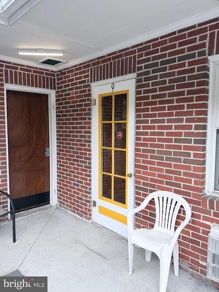 Building Photo - 268 Wilkes St