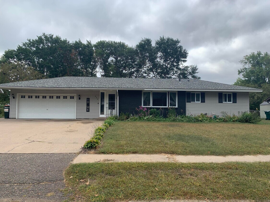 620 114th Ln NE, Blaine, MN 55434 House Rental in Blaine, MN