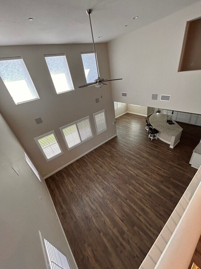 Foto del edificio - Beautiful Home for rent in Shannon Ranch in Visalia!