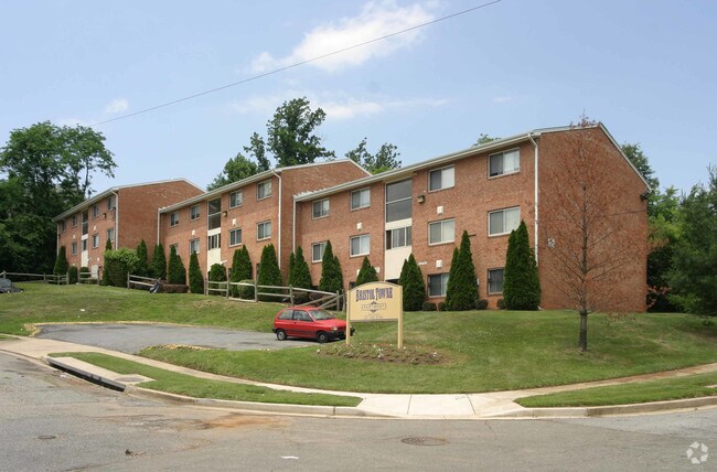 Building Photo - Markham View