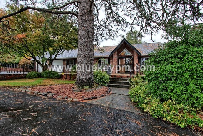 Foto del edificio - 3 Bed, 2 Bath, 1 Acre Home in Ridgefield, WA