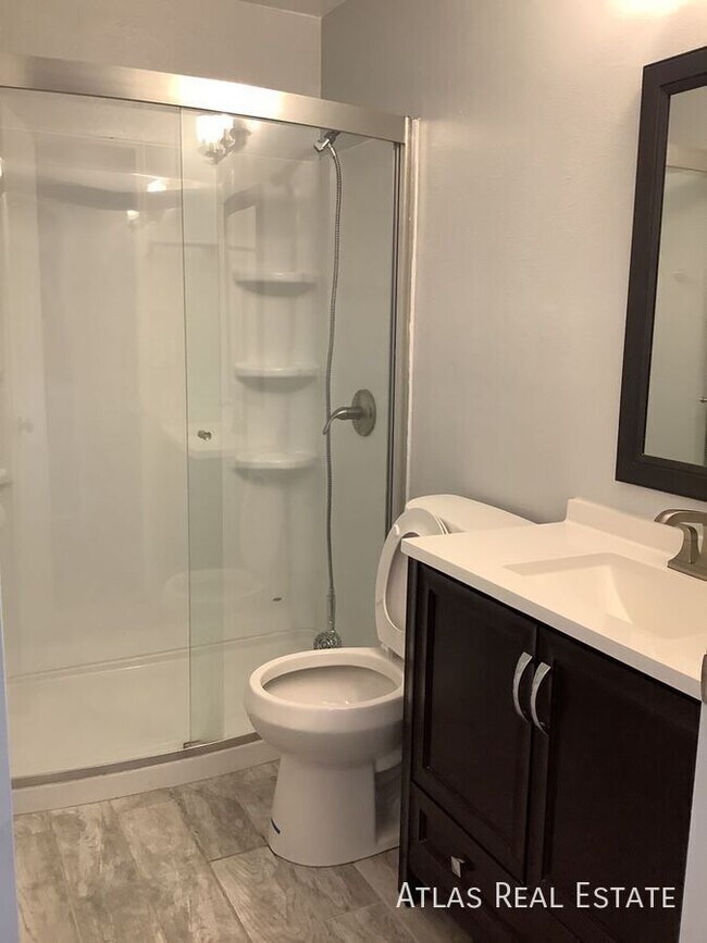 Building Photo - 1417 S Biscay Way