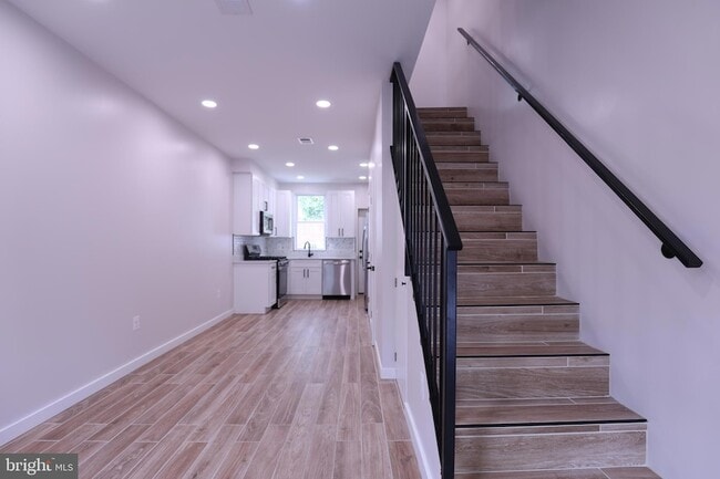 Building Photo - 2039 Rosedale St NE