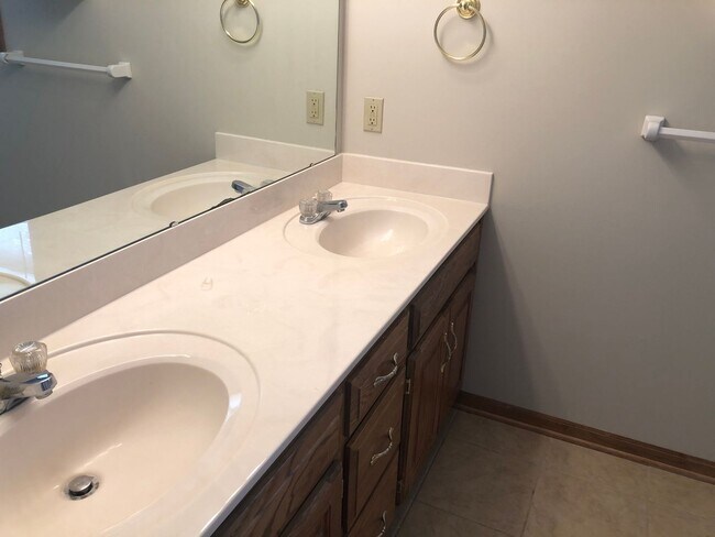 Building Photo - 3713 Stonewall Ct