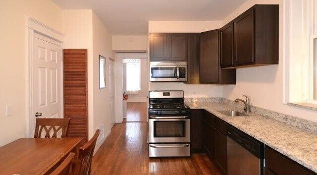 Building Photo - 2140 W Webster Ave