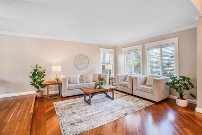 Foto del edificio - Fully remodeled home, Pet friendly with A/...