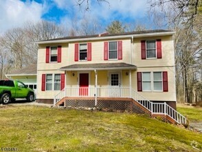 Building Photo - 226 Old Chimney Ridge Rd