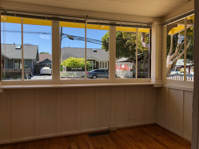 Foto del edificio - Adorable Two Bedroom in Pacific Grove!