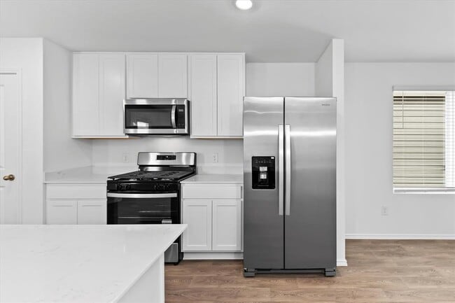 Building Photo - 456 Sandringham Lp