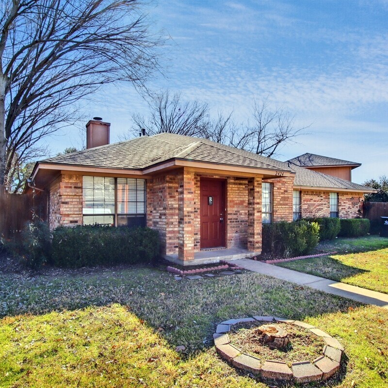 Foto principal - 2424 Kingsford Ct