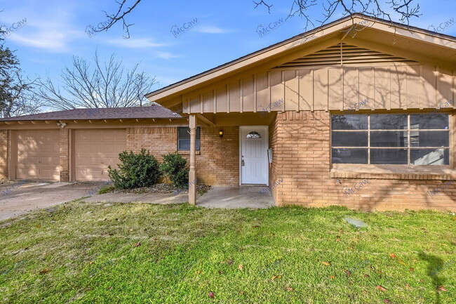 Building Photo - 6921 Greenlee St