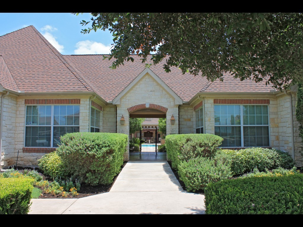 Willow Bend Lake Apartments Baton Rouge