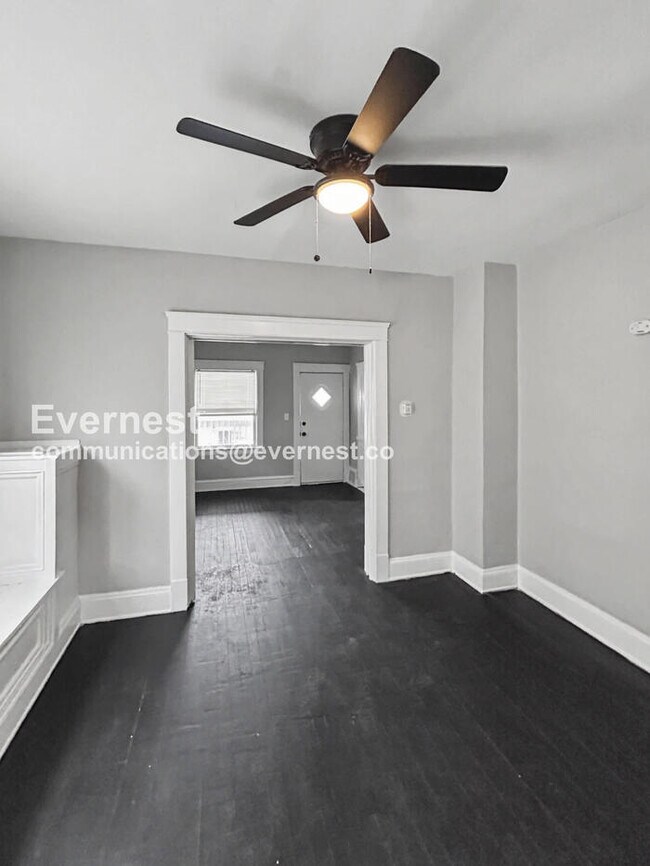 Building Photo - 2932 E 118th St