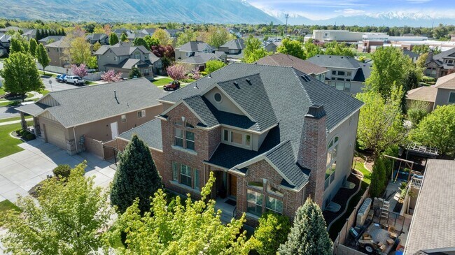 Building Photo - Executive Furnished Home For Rent In Orem!