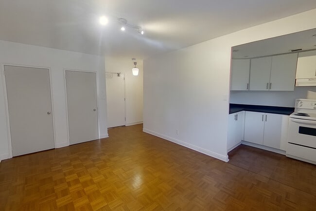 Espace de vie - 710 Spadina Av
